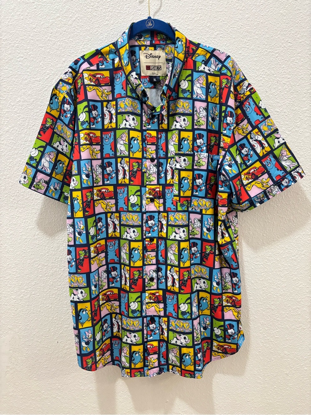 Disney RSVLTS D23Fan Club Gold Member Exclusive Shirt Size XL Characters